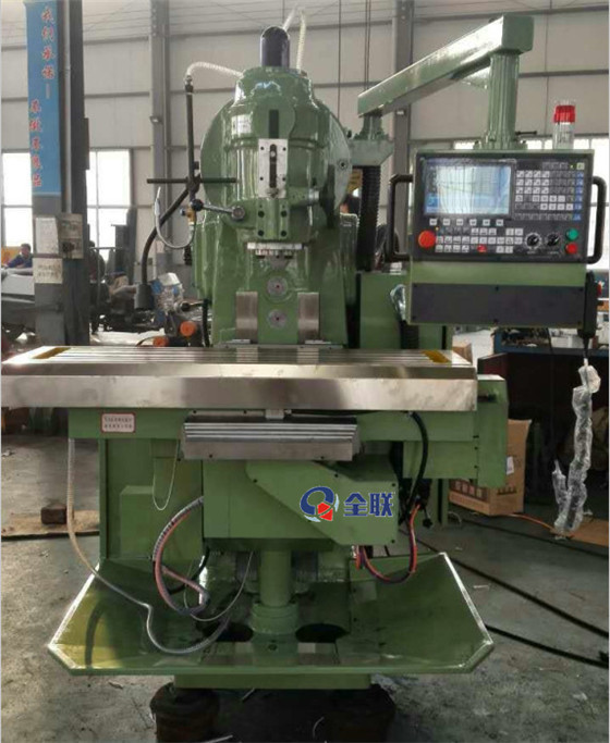 XK5040立式(shi)升降台數控銑(xǐ)床