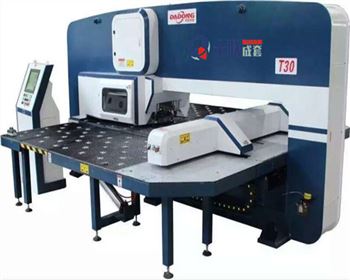 新疆閉(bi)式液壓數控轉塔(ta)沖床