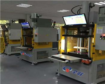 西甯伺(si)服液壓(ya)機